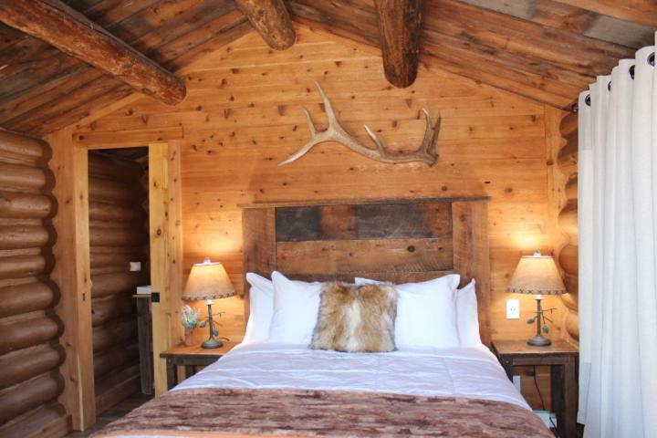 Elkhorn Cabins And Inn Вест-Йеллоустоун Екстер'єр фото